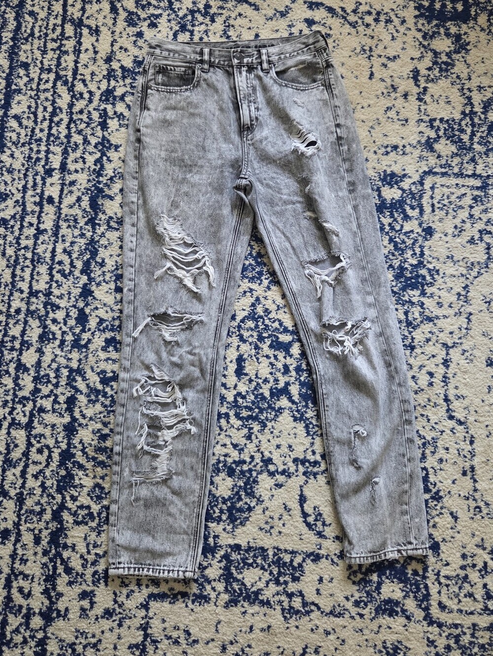 American Eagle Outfitters Gray Ripped Skinny Jeans
